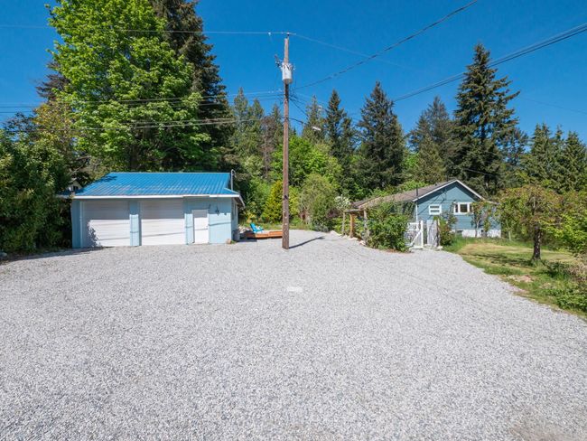 5908 Spray Street, House other with 4 bedrooms, 2 bathrooms and 8 parking in Sechelt BC | Image 4