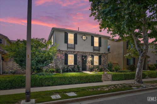28537 Vista Del Rio Dr, Valencia, CA, 91354-3083 | Card Image