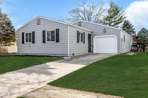 8 Venezia St, Toms River, NJ, 08757-4102 | Card Image