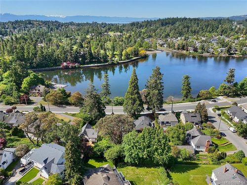 368 Gorge Rd W, Victoria, BC, V9A1M8 | Card Image