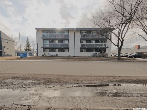 301-311 1st Street W, Rosetown, SK, S0L2V0 | Card Image