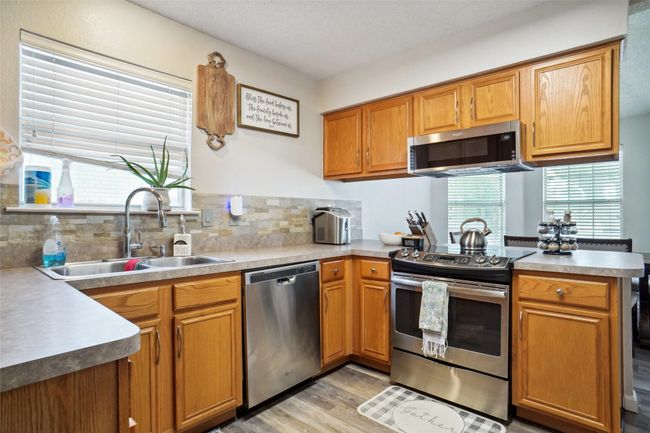 708 Hummingbird Trl, House other with 4 bedrooms, 3 bathrooms and null parking in Saginaw TX | Image 6