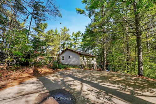 1021 Millwoods Rd, Algonquin Highlands, ON, K0M1S0 | Card Image