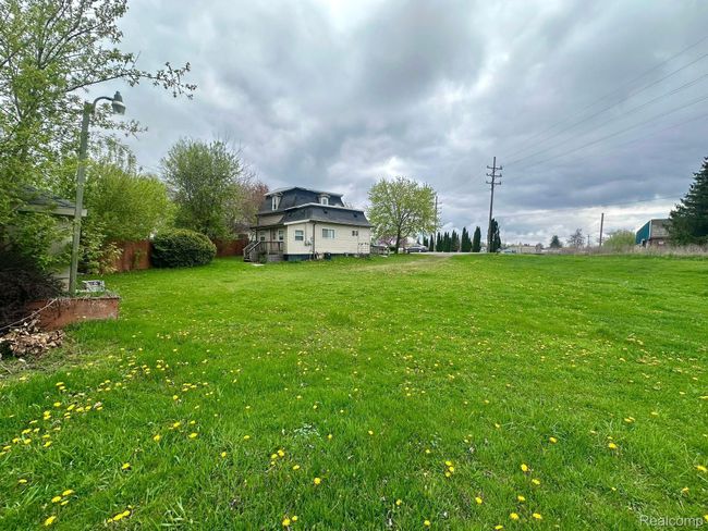 1 1 St St, House other with 3 bedrooms, 1 bathrooms and null parking in Yale MI | Image 33