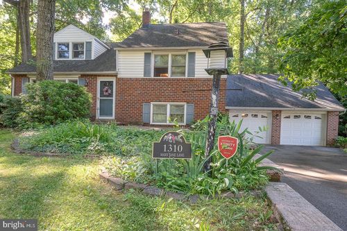 1310 Mary Jane Ln, West Chester, PA, 19380-4041 | Card Image