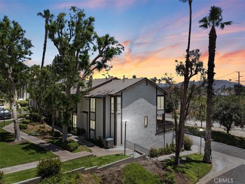 4727 Knickerbocker Ln, Riverside, CA, 92501-3935 | Card Image