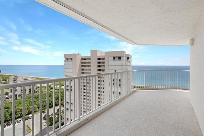 APT-1804 - 5049 N Highway A1a, Condo with 3 bedrooms, 2 bathrooms and null parking in Hutchinson Island FL | Image 6