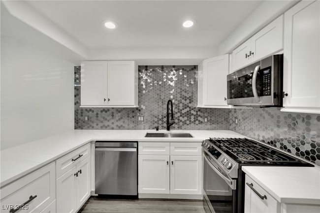 UNIT-101 - 8408 White Eagle Ave, Condo with 2 bedrooms, 2 bathrooms and null parking in Las Vegas NV | Image 7