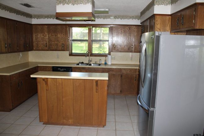 20312 Us Highway 69 S, House other with 4 bedrooms, 2 bathrooms and null parking in Tyler TX | Image 14