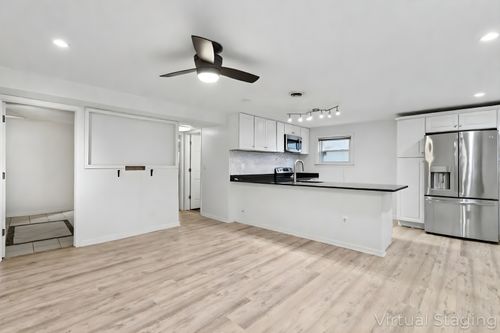 apt-2992-9445 Kelvin Ln, Schiller Park, IL, 60176-5016 | Card Image