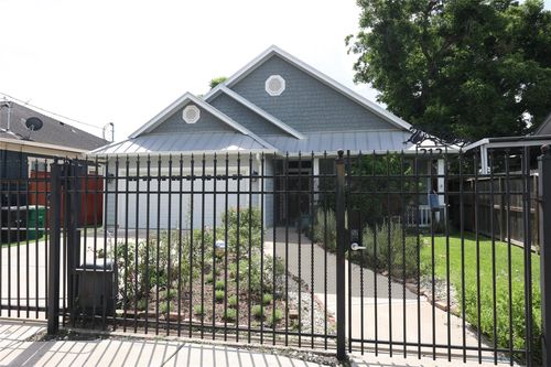 212 Greenwood St, Houston, TX, 77011-3341 | Card Image