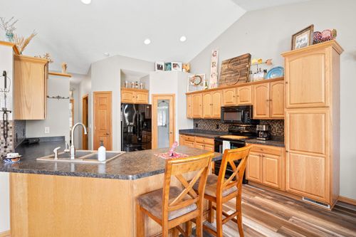 4671 Castle Cir, Lester Prairie, MN, 55354-6431 | Card Image