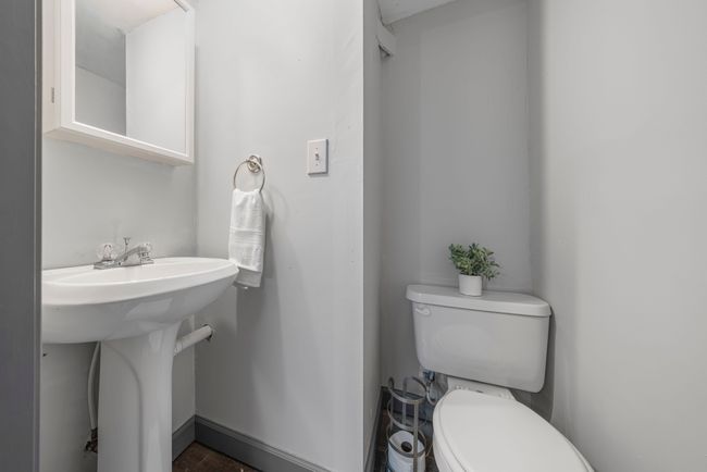 Half bath | Image 18
