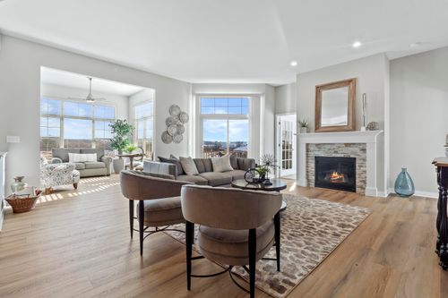 433 Standing Stone Dr, Waukesha, WI, 53189-5645 | Card Image