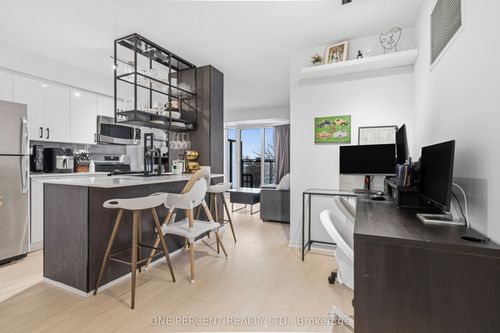 511-801 Sheppard Ave W, North York, ON, M3H0A8 | Card Image