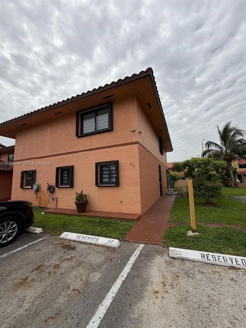 10623-2760 W 63rd Pl, Hialeah, FL, 33016-4312 | Card Image