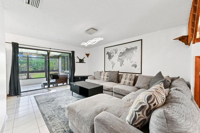 4709 Nw 30 Th St, Condo with 3 bedrooms, 3 bathrooms and null parking in Coconut Creek FL | Image 7
