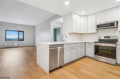 apt-1509-1 Carriage City Plz, Rahway, NJ, 07065-5188 | Card Image