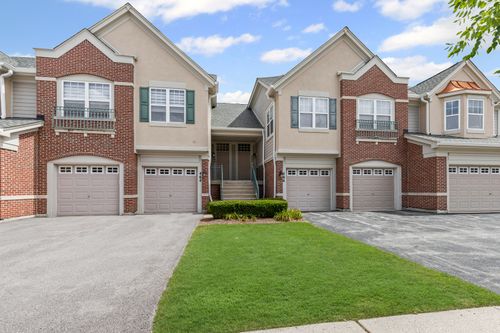 464 Pine Lake Cir, Vernon Hills, IL, 60061-1202 | Card Image