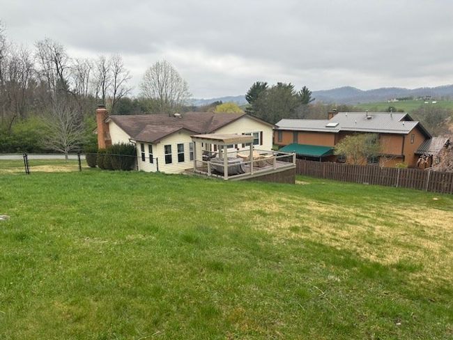 625 Robin St, House other with 3 bedrooms, 3 bathrooms and 2 parking in Bluefield VA | Image 29