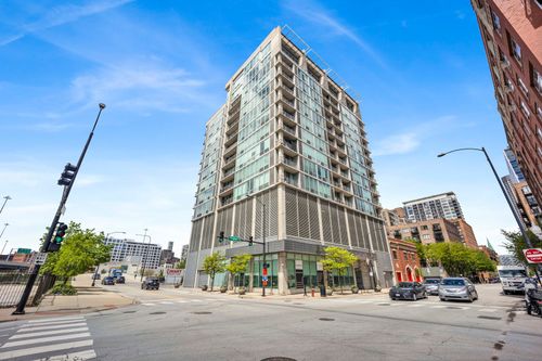 ph3-700 Van Buren St, Chicago, IL, 60607-3635 | Card Image