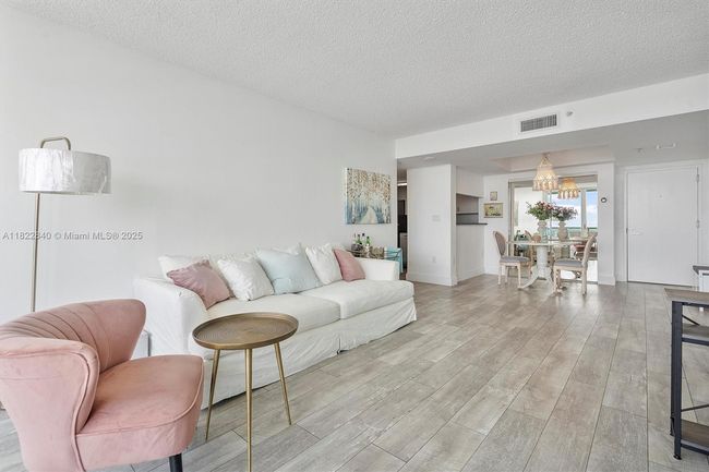 APT-1101 - 1830 S Ocean Dr, Condo with 3 bedrooms, 3 bathrooms and null parking in Hallandale Beach FL | Image 4