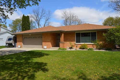 2132 Rambling Rose Road, Waukesha, WI, 53186 | Card Image