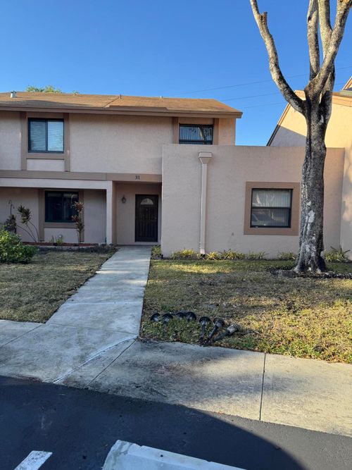 31 Chestnut Cir, Hollywood, FL, 33026-1140 | Card Image