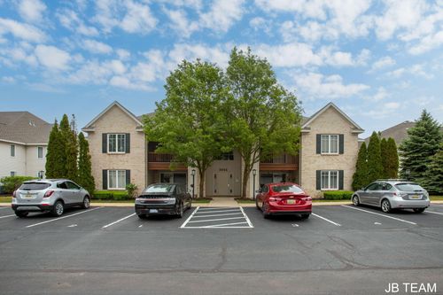 3042 W Crystal Waters Drive, Holland, MI, 49424 | Card Image