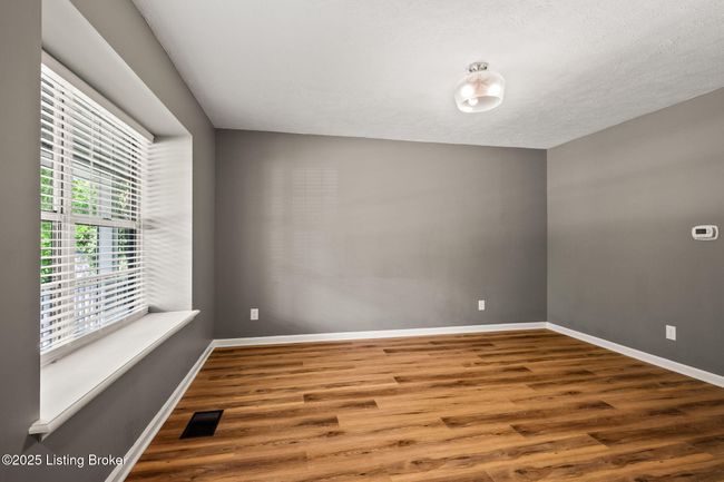 10707 Hickory Cove Ct, House other with 3 bedrooms, 4 bathrooms and null parking in Louisville KY | Image 16