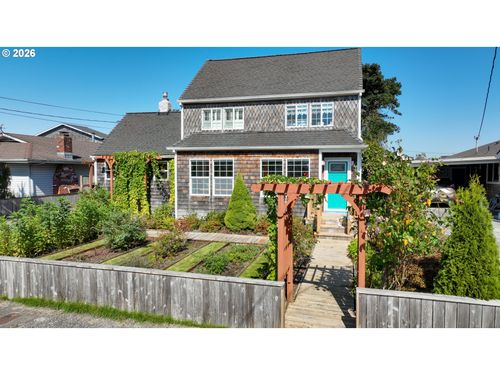 810 16th Ave, Seaside, OR, 97138-7204 | Card Image