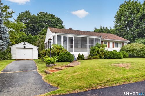 22 6th Ave, Waterford, CT, 06385-1854 | Card Image