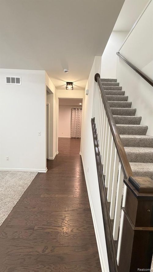 51949 Westend Dr, Shelby Twp, MI, 48315-4502 | Card Image