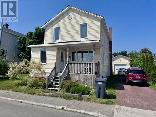 122 Lincoln Rd, Grand Falls-Windsor, NL, A2A1N5 | Card Image