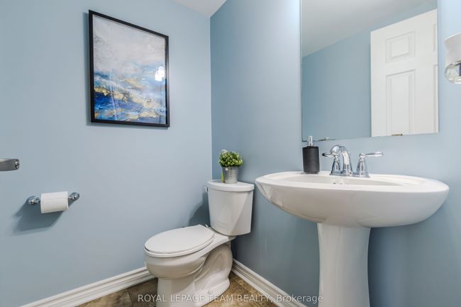 302 Song Sparrow St, House attached with 3 bedrooms, 3 bathrooms and 2 parking in Nepean ON | Image 7