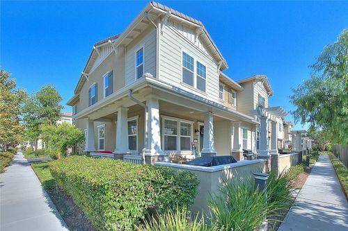 7533 Spitfire St, Chino, CA, 91708-9436 | Card Image