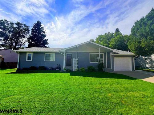 1016 Dakota Ave, Alliance, NE, 69301-2335 | Card Image