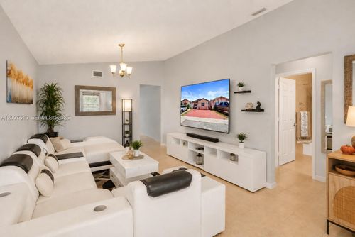 2886 W 74th Pl, Hialeah, FL, 33018-5328 | Card Image