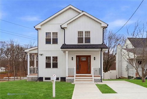 43 Massachusetts Ave, Cumberland, RI, 02864-5728 | Card Image