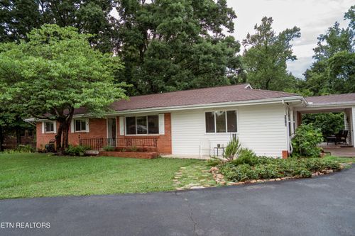 2201 Sentell Cir, Maryville, TN, 37803-8843 | Card Image