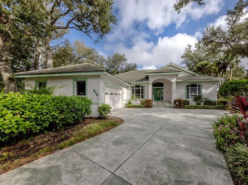 828 Connemara Cir, Venice, FL, 34292-2260 | Card Image