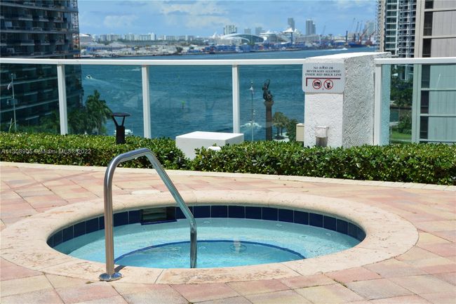 APT-3921 - 31 Se 5 Th St, Condo with 3 bedrooms, 3 bathrooms and null parking in Miami FL | Image 42