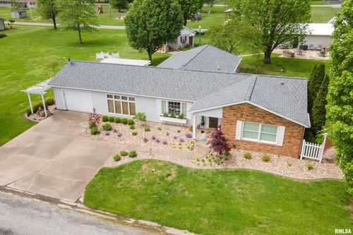 24 Karen Dr, Christopher, IL, 62822-1062 | Card Image