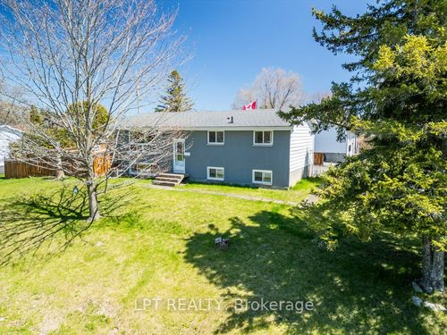 3 Deerfield St, Amherstview, ON, K7N1P5 | Card Image