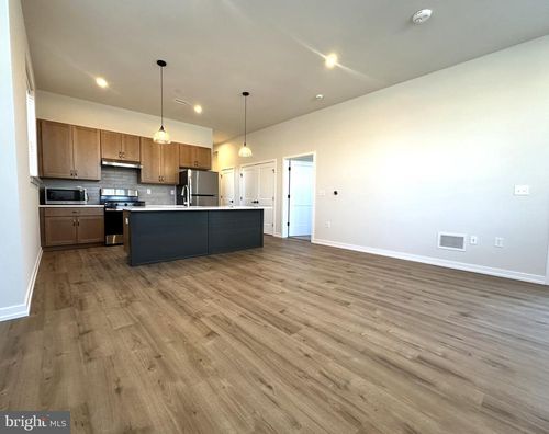 unit-112-409 W Butler Ave, CHALFONT, PA, 18914-2291 | Card Image