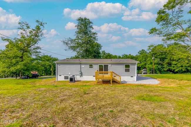 1826 Loop Rd, House other with 3 bedrooms, 2 bathrooms and null parking in La Follette TN | Image 25