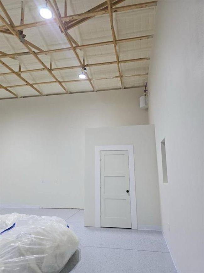 6 S Railroad Ave, House other with 1 bedrooms, 1 bathrooms and 2 parking in Shepherd TX | Image 11