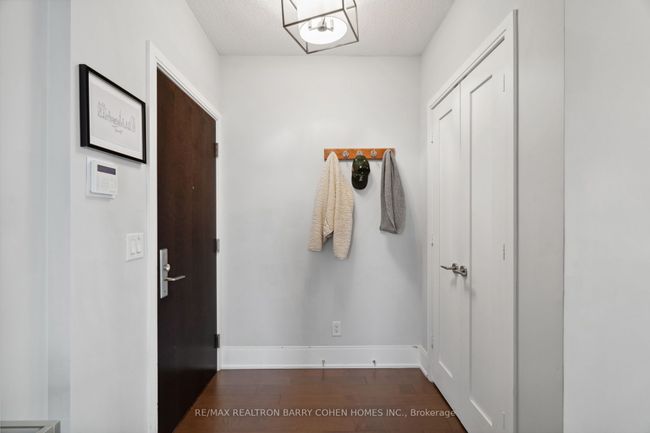 1414 - 70 Roehampton Ave, Condo with 2 bedrooms, 2 bathrooms and 1 parking in Toronto ON | Image 20