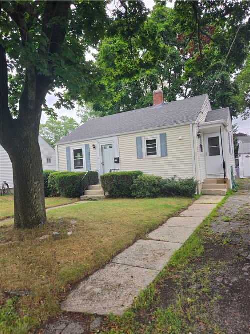 15 Maplecrest Dr, Pawtucket, RI, 02861-1539 | Card Image