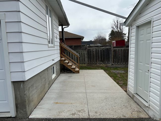 2 - 303 Muriel Ave, Home with 2 bedrooms, 1 bathrooms and 2 parking in Oshawa ON | Image 18